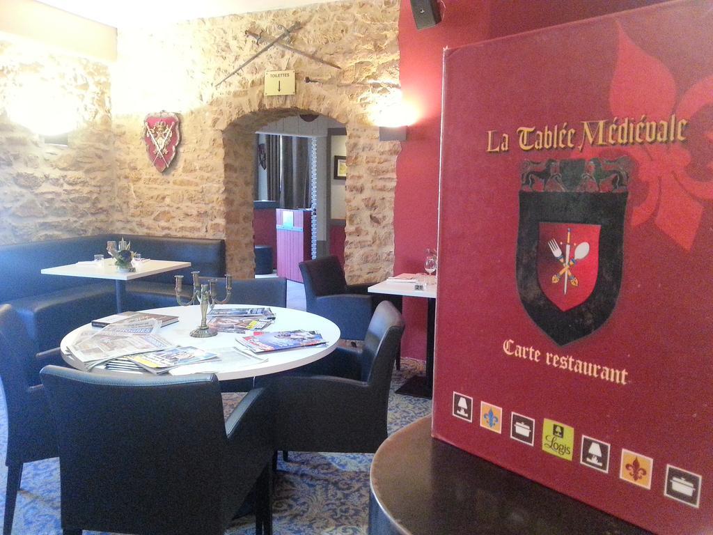 La Tablee Medievale Civrieux-dʼAzergues المظهر الخارجي الصورة