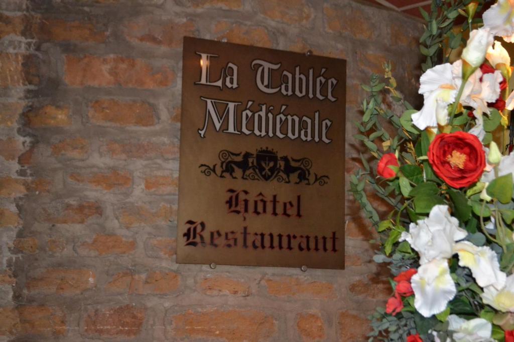 La Tablee Medievale Civrieux-dʼAzergues المظهر الخارجي الصورة